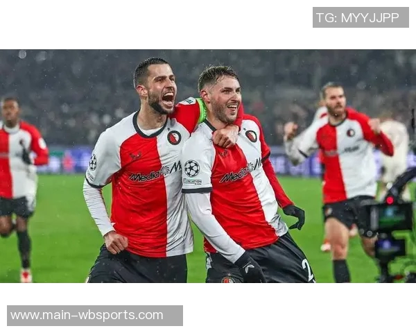 法尔克透露拜仁关注费耶诺德右后卫雷德或成博伊替代人选